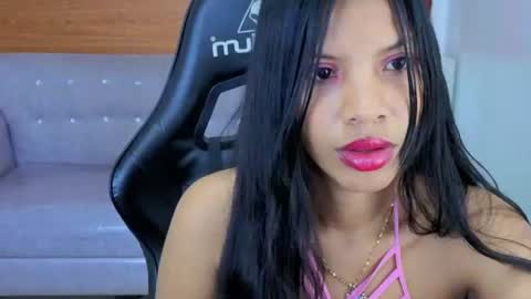 emily_smith_t online show from June 8, 2026, 7:47 pm