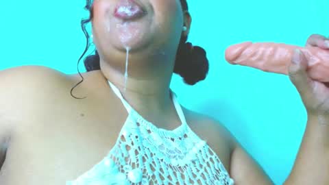 Snapshot of emily_sweet_23 chatting on February 12, 2025, 8:50 pm Liss online show from February 12, 2025, 8:50 pm