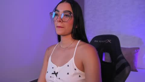 emily_tolson online show from April 1, 2026, 6:16 pm