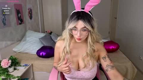 Snapshot of emily_tyler19 chatting on April 1, 2026, 7:09 am Emily online show from April 1, 2026, 7:09 am