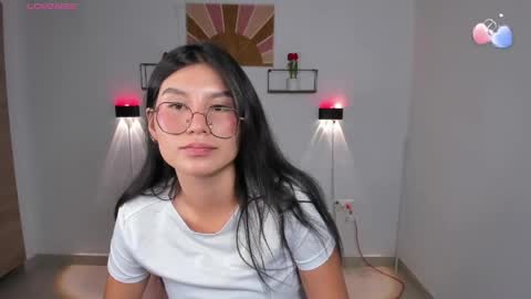 Emi online show from April 13, 2026, 10:15 pm