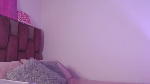 Snapshot of emily_w2 chatting on February 18, 2025, 7:09 pm emily_w2 online show from February 18, 2025, 7:09 pm