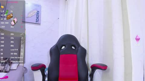 Snapshot of emilycastro_ chatting on January 24, 2025, 6:35 pm Emily online show from January 24, 2025, 6:35 pm