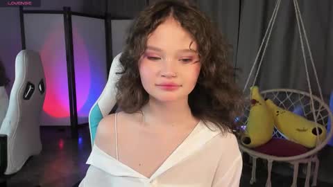 Emilyhaves online show from October 10, 2025, 2:38 pm