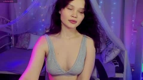 Emilyhaves online show from May 4, 2026, 7:48 am
