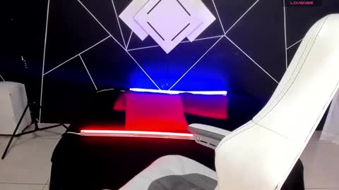 Snapshot of emilydaft chatting on February 10, 2025, 9:15 pm fari online show from February 10, 2025, 9:15 pm