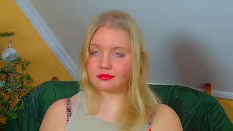 Snapshot of emilyevansen chatting on December 21, 2025, 6:31 am Emily online show from December 21, 2025, 6:31 am