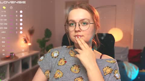 Snapshot of emilyforelsket chatting on December 8, 2024, 12:19 pm Emily online show from December 8, 2024, 12:19 pm