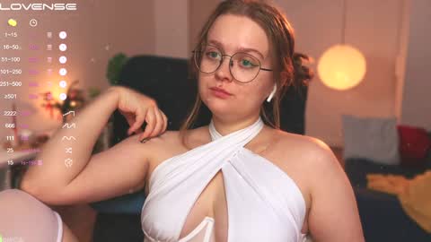 Snapshot of emilyforelsket chatting on December 21, 2024, 3:53 pm Emily online show from December 21, 2024, 3:53 pm