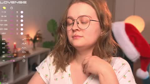 Snapshot of emilyforelsket chatting on December 26, 2024, 12:05 pm Emily online show from December 26, 2024, 12:05 pm