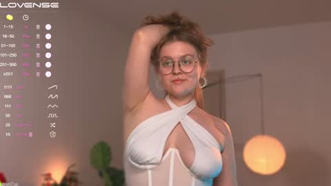 Snapshot of emilyforelsket chatting on December 27, 2024, 3:59 pm Emily online show from December 27, 2024, 3:59 pm