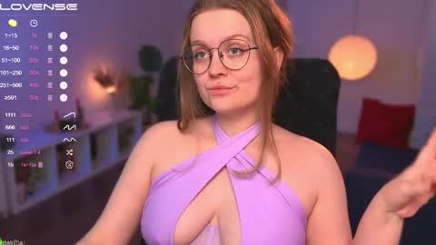 Snapshot of emilyforelsket chatting on February 20, 2025, 12:36 pm Emily online show from February 20, 2025, 12:36 pm