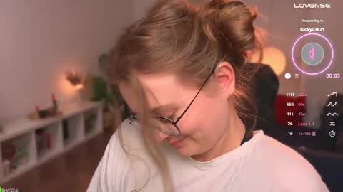 Snapshot of emilyforelsket chatting on March 2, 2025, 3:37 pm Emily online show from March 2, 2025, 3:37 pm