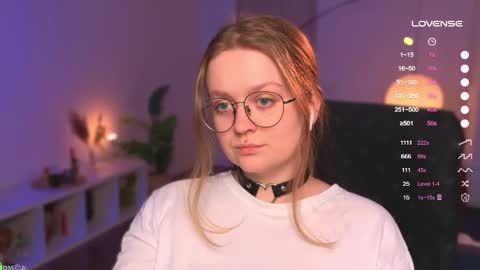 Snapshot of emilyforelsket chatting on March 6, 2025, 3:13 pm Emily online show from March 6, 2025, 3:13 pm