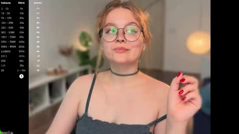 Snapshot of emilyforelsket chatting on November 7, 2025, 12:38 pm Emily online show from November 7, 2025, 12:38 pm