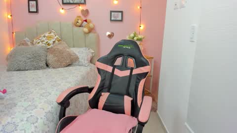 Emily online show from November 15, 2025, 10:37 pm