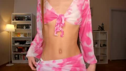 Snapshot of emilyhoston chatting on April 28, 2026, 12:21 pm Alina online show from April 28, 2026, 12:21 pm