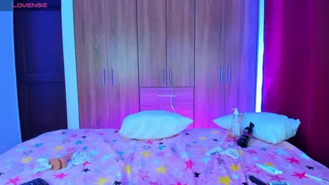 Snapshot of emilyjonss chatting on December 14, 2024, 11:56 pm Emily online show from December 14, 2024, 11:56 pm