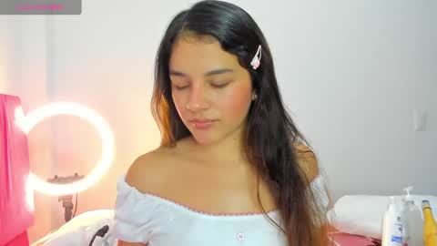 Snapshot of emilyjonss chatting on February 2, 2025, 6:42 pm Emily online show from February 2, 2025, 6:42 pm