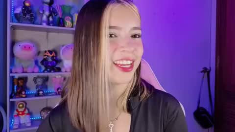 Snapshot of emilykarterr chatting on October 2, 2025, 4:25 pm VALEEEN online show from October 2, 2025, 4:25 pm