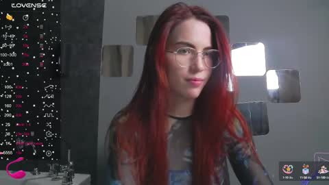 Snapshot of emilykents chatting on February 25, 2025, 5:41 am EmilyKents online show from February 25, 2025, 5:41 am