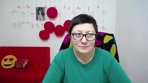 Snapshot of emilyl0vee chatting on January 15, 2026, 6:11 pm Emily online show from January 15, 2026, 6:11 pm