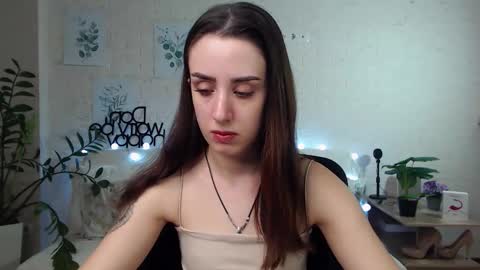 Emyli online show from January 14, 2025, 9:20 pm