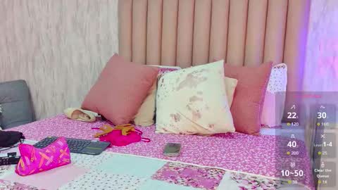 Snapshot of emilyparker__ chatting on November 9, 2025, 3:21 pm My IG - EmilyParker online show from November 9, 2025, 3:21 pm