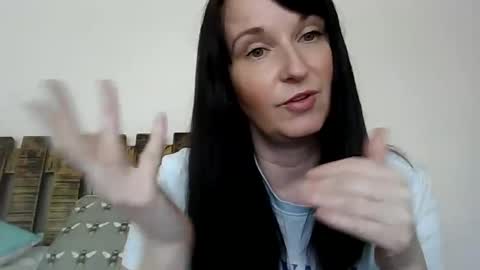 Snapshot of emilyroseuk chatting on February 25, 2025, 1:06 pm Emily Rose online show from February 25, 2025, 1:06 pm