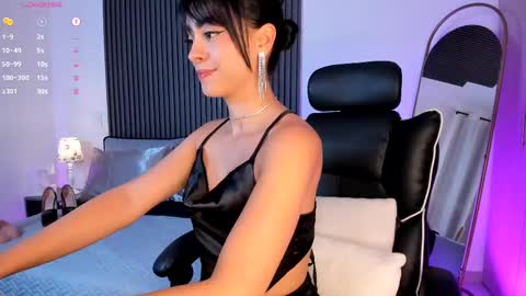 Snapshot of emilyruiz1 chatting on March 11, 2025, 5:35 pm Emily online show from March 11, 2025, 5:35 pm