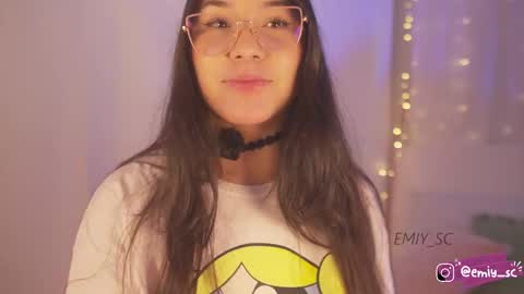 Snapshot of emilys_scott chatting on November 16, 2025, 11:10 pm Emy online show from November 16, 2025, 11:10 pm