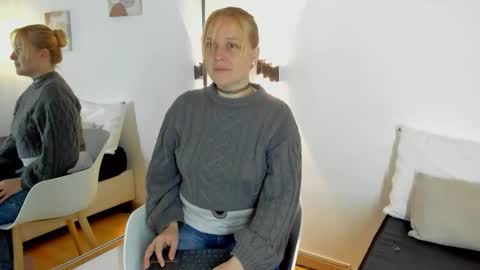 Snapshot of emilysumer chatting on February 18, 2026, 3:13 am Summer 3 online show from February 18, 2026, 3:13 am