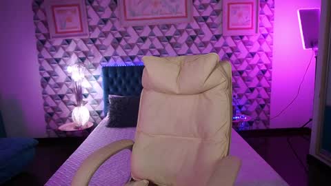  MY NAME IS Emily WELCOME EVERYONE I WILL BE HAPPY TO GIVE YOU WHAT YOU HAVE DREAMED OF FOR SO LONG online show from April 11, 2026, 12:31 pm