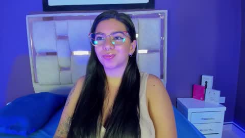 emilyy_cooperr online show from February 19, 2026, 12:23 pm