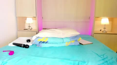 Snapshot of emilyystuart chatting on September 19, 2025, 4:58 am Emily online show from September 19, 2025, 4:58 am