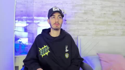 emir_ozan online show from January 11, 2026, 11:37 am