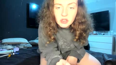 Snapshot of emliyjamesmjb chatting on December 28, 2024, 5:14 pm emliyjamesmjb online show from December 28, 2024, 5:14 pm