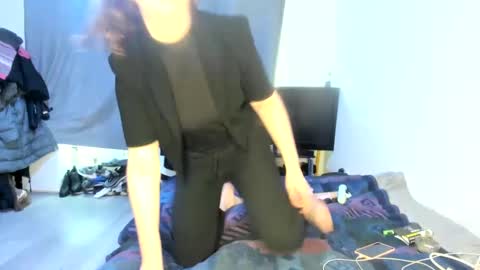 Snapshot of emliyjamesmjb chatting on February 12, 2025, 12:44 pm emliyjamesmjb online show from February 12, 2025, 12:44 pm