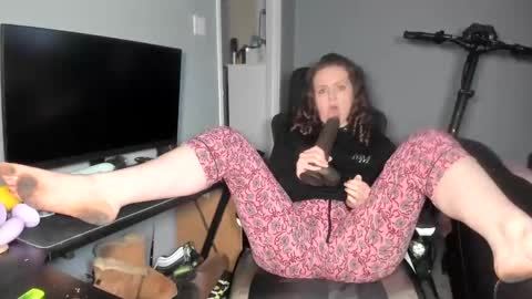 Snapshot of emliyjamesmjb chatting on February 25, 2025, 11:44 pm emliyjamesmjb online show from February 25, 2025, 11:44 pm