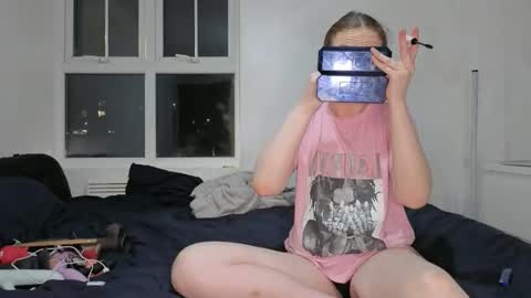 emliyjamesmjb online show from April 3, 2026, 9:46 pm