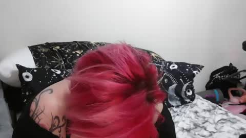 Snapshot of emma4269 chatting on January 1, 2025, 1:37 am emma lotacurves online show from January 1, 2025, 1:37 am