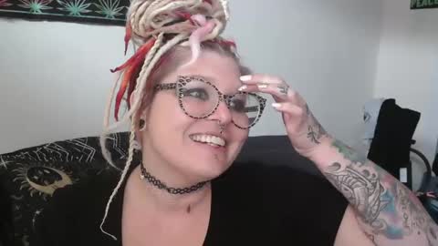 Snapshot of emma4269 chatting on January 8, 2025, 3:50 pm emma lotacurves online show from January 8, 2025, 3:50 pm