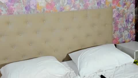 Snapshot of emma77_ chatting on October 20, 2025, 7:58 pm Emma online show from October 20, 2025, 7:58 pm