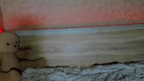 Snapshot of emma77_ chatting on October 31, 2025, 9:38 pm Emma online show from October 31, 2025, 9:38 pm