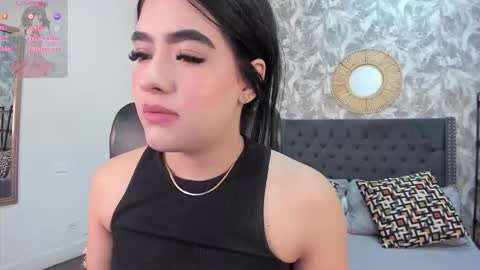 Snapshot of emma_1025 chatting on October 7, 2025, 12:02 pm emma online show from October 7, 2025, 12:02 pm