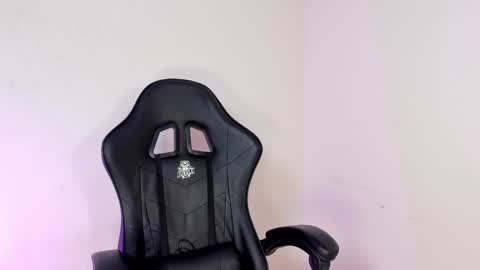 Snapshot of emma_980 chatting on December 26, 2024, 2:33 am emma online show from December 26, 2024, 2:33 am