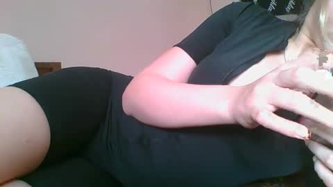 Snapshot of emma_991 chatting on December 27, 2024, 7:29 am emma_991 online show from December 27, 2024, 7:29 am