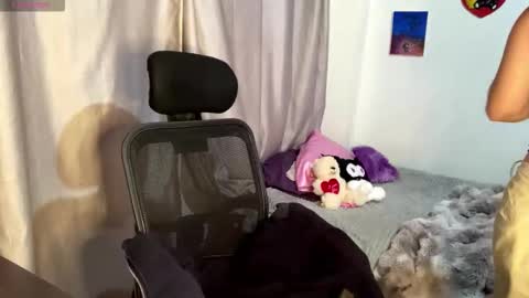 Snapshot of emma__bell_ chatting on September 22, 2025, 11:51 pm Emma Is here online show from September 22, 2025, 11:51 pm