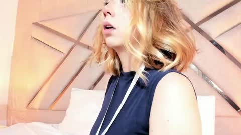 Snapshot of emma__copper chatting on June 11, 2026, 12:32 am emaa online show from June 11, 2026, 12:32 am
