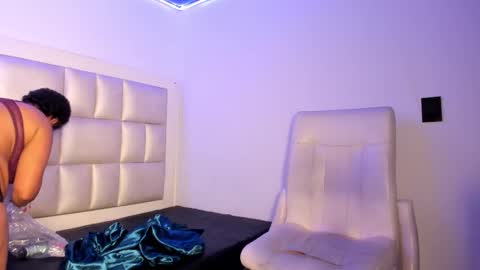 Snapshot of emma__js_ chatting on February 3, 2026, 1:05 pm emma__js_ online show from February 3, 2026, 1:05 pm